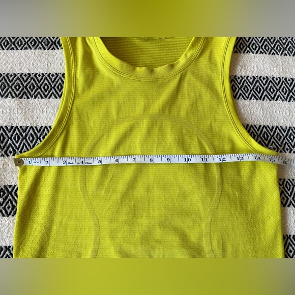 Lululemon Swiftly Breathe Muscle Tank Top, Yellow Serpentine - 0 or 2 - Picture 7 of 9